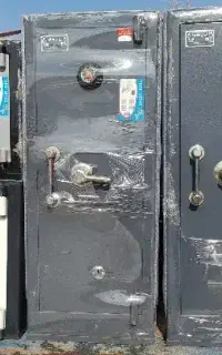 گاو صندوق نسوز رمزدار ۱۴۰سانتی ۴۲۱وزن
