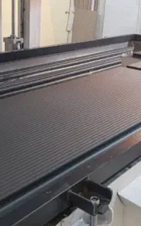به یک نفر وکیوم کار یا کارگر ساده
