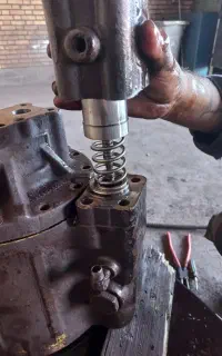 مکانیک سنگین جرثقیل .لودر بیل میکانیکی بلدوزر