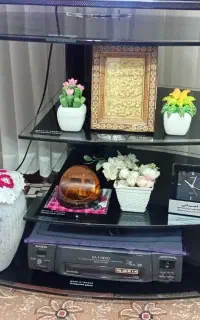 میز تلویزیون شیشه ای