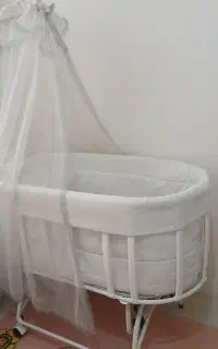تخت گهواره ای کودک  تا سه سال فلزی