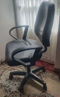 صندلی پنج چرخ