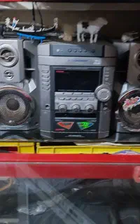 یک عدد ضبط سی دی مارک LG