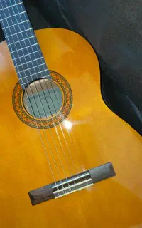 گیتار یاماها (بدون استفاده)