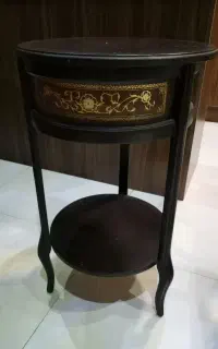 میز گرد کاملا سالم