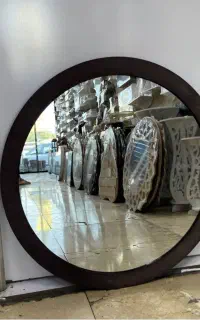 آینه با قاب مشکی