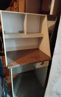 میز مطالعه کتابخانه و پانسیون