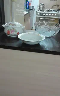 سوب خوری  و کاسه ای بزرگ  وکاسه چینی نونو