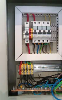 نیازمند برق کار ماهر /و نیمه حرفه ای