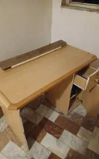میز تحریر چوبی