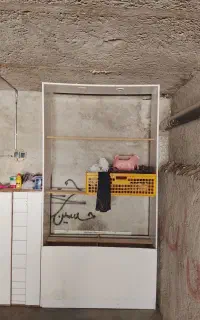 قفسه و ویترین مغازه