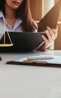 وکیل دادگستری