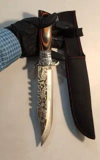 دو عدد کارد و چاقو فروشی