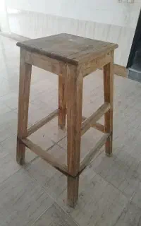 چهار پایه چوبی ، دو پله ، سالم ، بادوام ،
