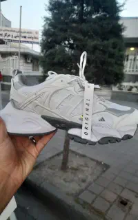 کتونی آدیداس دیلاکس