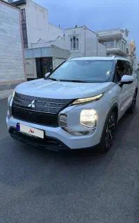 میتسوبیشی اوتلندر۲۰۲۳ ژاپن H LINE شخصی