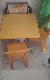میزوصندلی پلاستیکی با پایه فلزی درحدنو