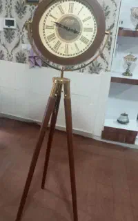 ساعت ایستاده