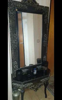 کنسولی و آینه
