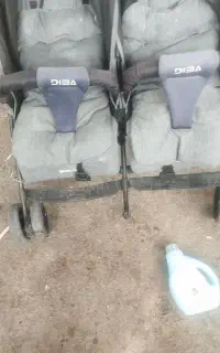 کالسکه دوقلوی