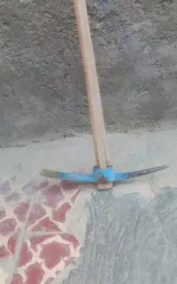 یک عدد کلنگ آچار