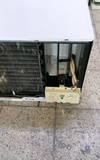 کولر گازی پشت پنجرای