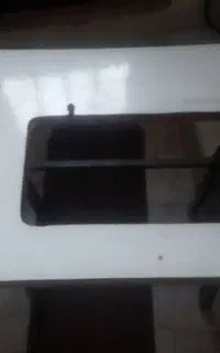 یک عدد پایه چرخ‌خیاطی‌ خانگی‌کوچک‌