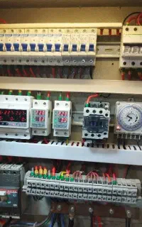 خدمات فنی مهندسی برق آرکا