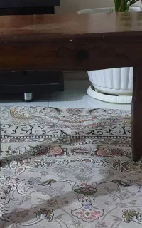 میز چوبی مناسب بنگاه و مغازه