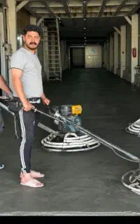 بتن ریزی سقف محوطه سالن بادستگاه  ماله برقی