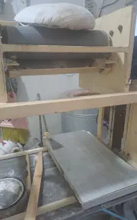 خمیر پهن کن نان روغنی سنتی