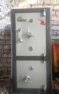 گاو صندوق کاوه