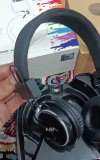 هدفون بلوتوثی نیا (NIA)
