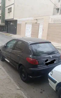 ماشین پژو 206 در حد
