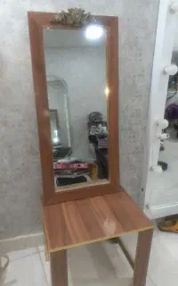 اینه ومیزساده