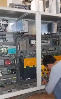 برق کار صنعتی/عیب یابی/لوستر/آیفن/روشنایی نما
