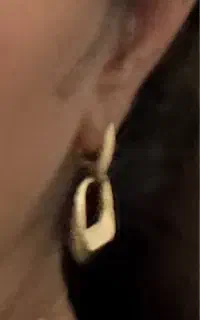 گوشواره گم کردم کسی پیدا کنه شرینی محفوظ هست