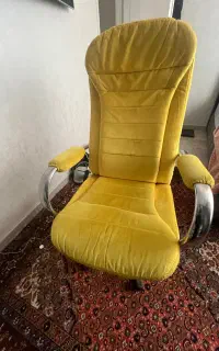 صندلی گردان مدریت