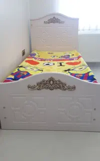 تخت نوزاد - نوجوان