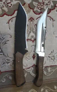 دوعدد چاقوی شکاری تیز