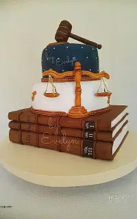 تمایل به همکاری با وکلای محترم و دفتر وکالت