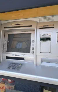 دستگاه عابر بانک