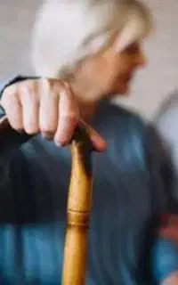پرستار خانوم مجرب براری پرستاری خانوم ۶۵ ساله