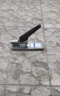 منگنه کوب صحافی