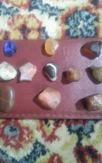 سنگ قیمتی نگینی و جوااهری