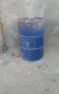 بشکه اهنی ۳ عدد