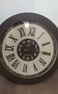 س.  دیواری چوبی