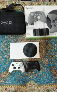 *xbox سری اس درحد نو دو دسته با لوازم*