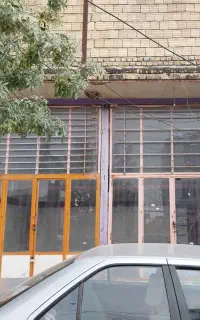 دو دهنه  مغازه تجاری ۲۰ متر بالاتر از مسجد جامع