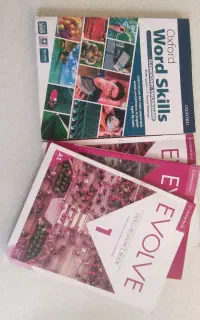 کتاب آموزش زبان evolve 1